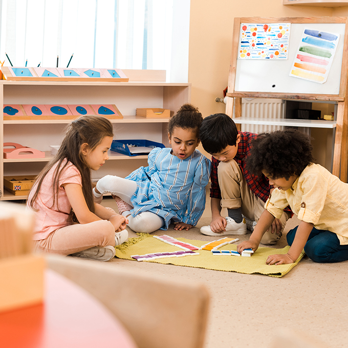 Guida al Metodo Montessori: principi, approccio e attività pratiche